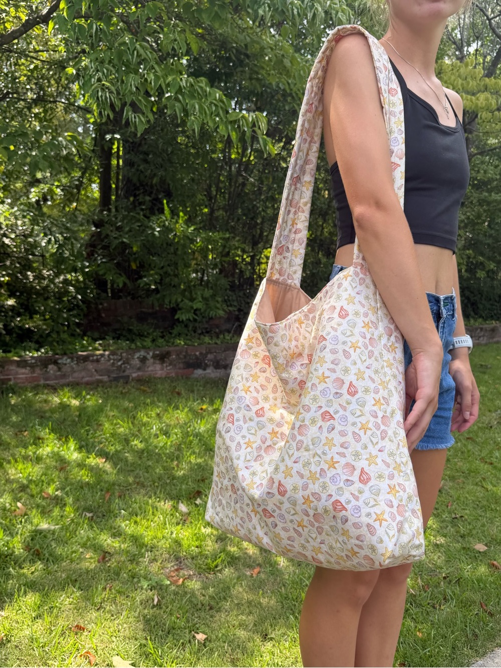 Women’s Cream Seashell Print Shoulder Bag